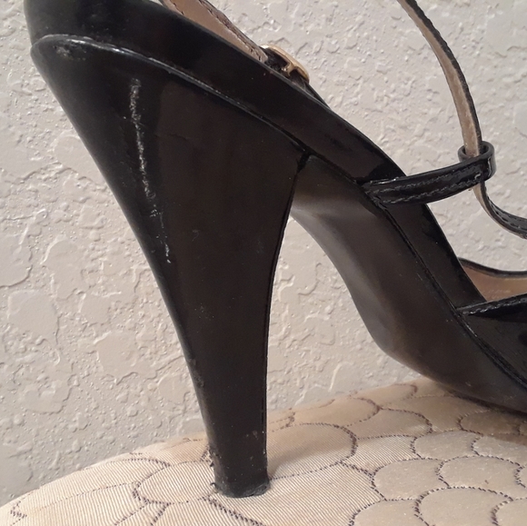 💕HP💕BCBGirls Sling Back Black Heels - Picture 8 of 9